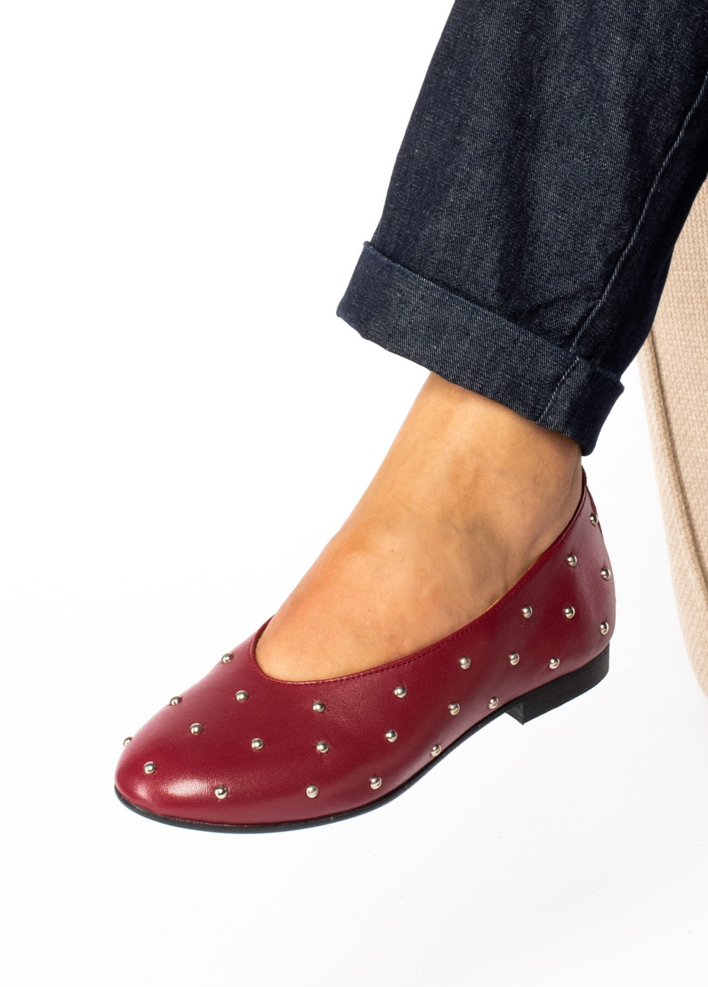 SABRINAS DE SALTO RASO COM TACHAS - TAPADAS