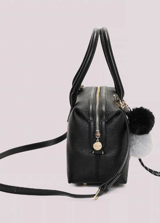 MALA BÁU COM DETALHE PENDURADO POM-POM - MIMI MUA