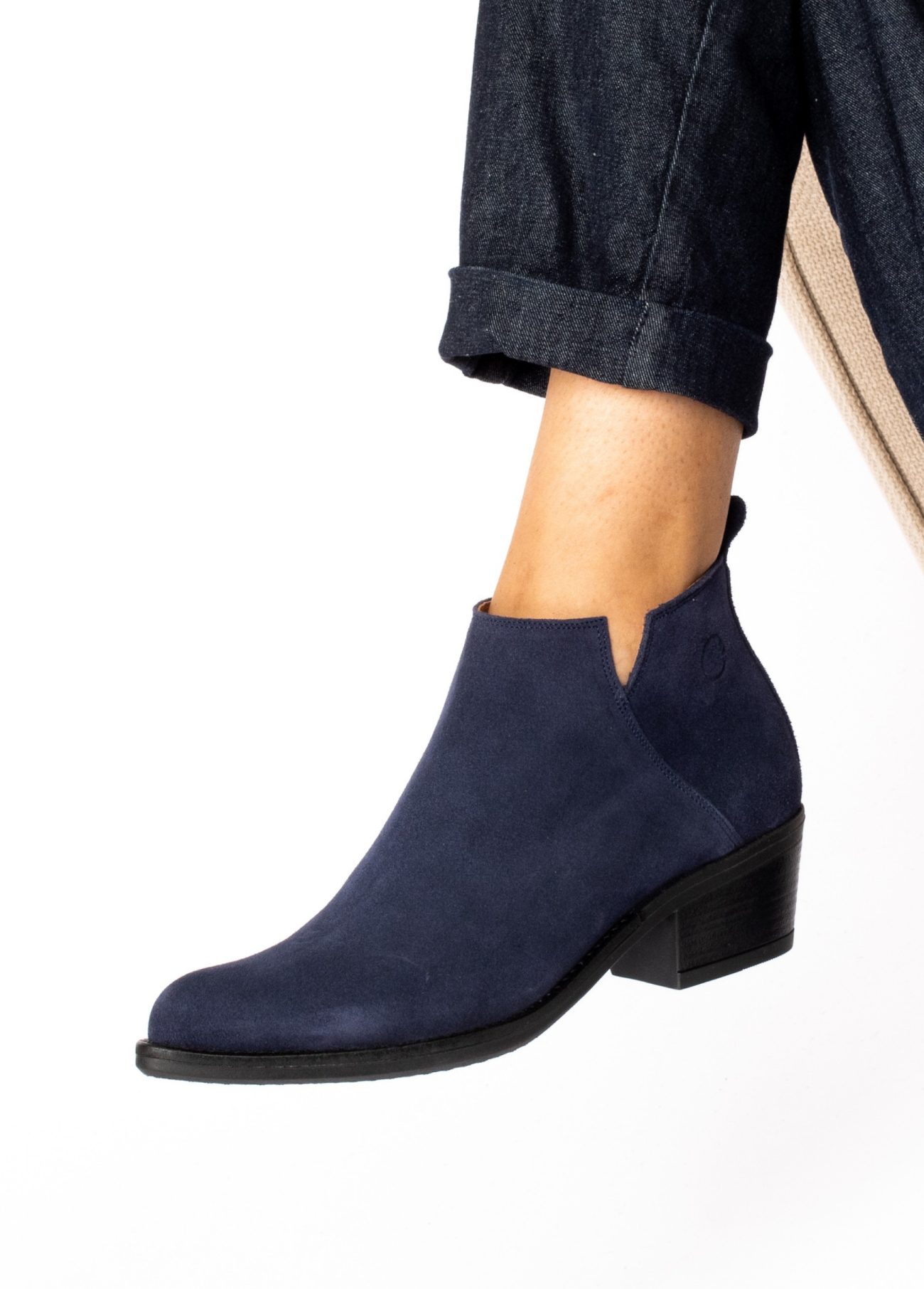 BOTIM ESTILO TEXANO EM CAMURÇA - TAPADAS