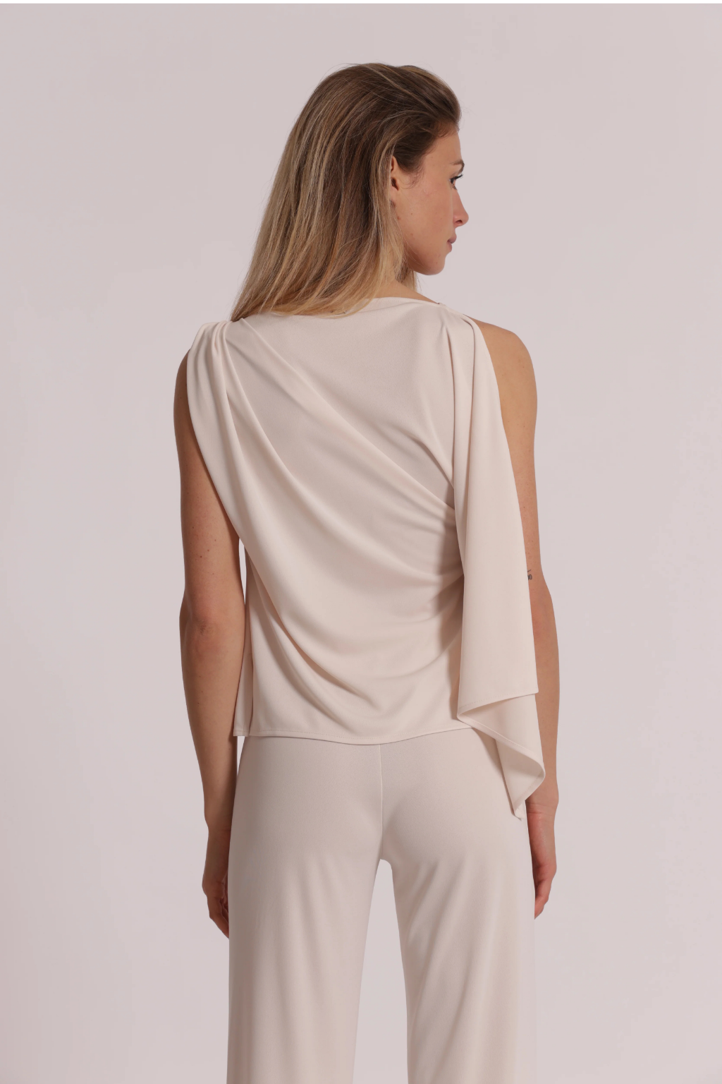 BLUSA ASSIMÉTRICA - MIMI MUA