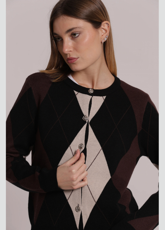 CARDIGAN DE LOSANGOS COM BOTÕES TIPO JÓIA - MIMI MUA