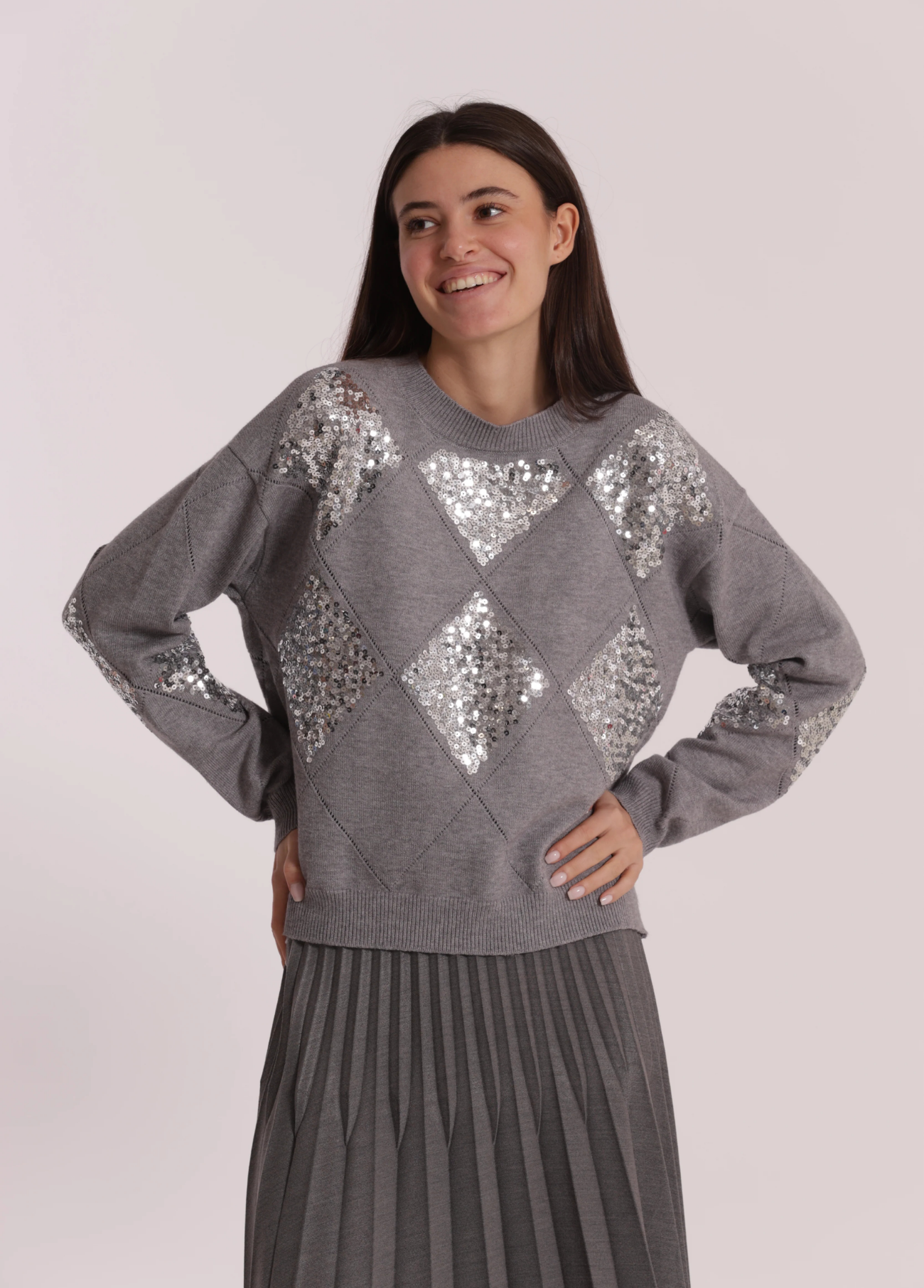 CAMISOLA DE MALHA COM PORMENORES EM LANTEJOULAS - MIMI MUA