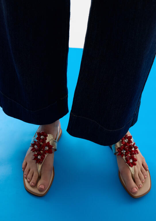 SANDÁLIAS RASAS COM APLICAÇÕES AVERMELHADAS - LOLA CASADEMUNT