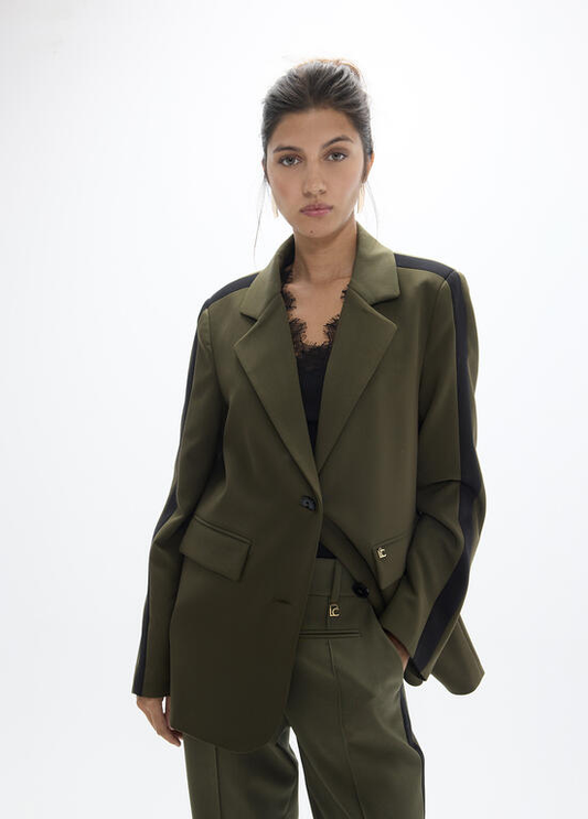 BLAZER VERDE KAKI COM CONTRASTE A PRETO E STRASS 1981 NAS COSTAS LC - LOLA CASADEMUNT