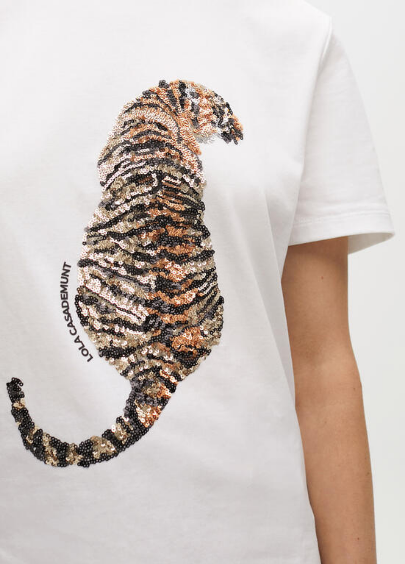 T-SHIRT COM APLICAÇÃO TIGRE EM LANTEJOULAS - LOLA CASADEMUNT
