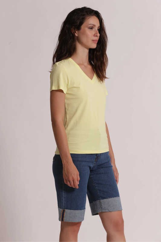 T-SHIRT BÁSICA DECOTE EM V - MIMI MUA