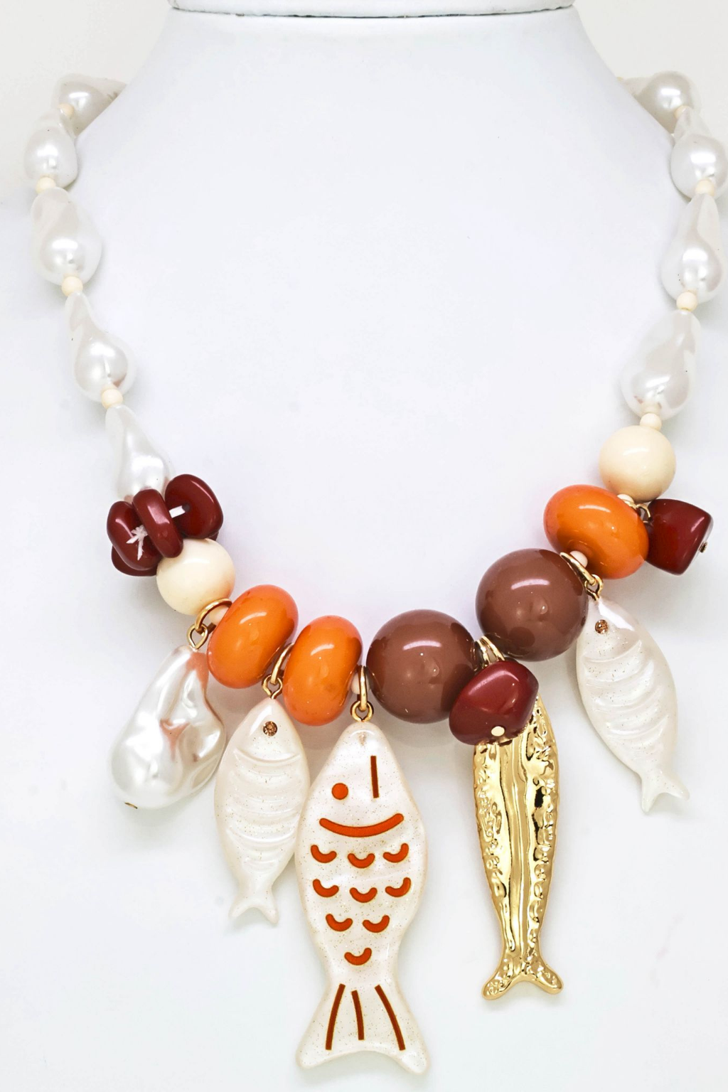 COLAR DE PÉROLAS COM PENDENTES DE PEIXE - ALIBY