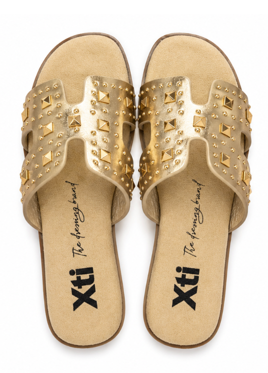 CHINELAS DOURADAS COM TACHAS - XTi