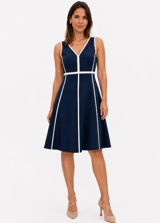 VESTIDO MIDI AZUL MARINHO COM DETALHES E CINTO BRANCO - OPERÀ
