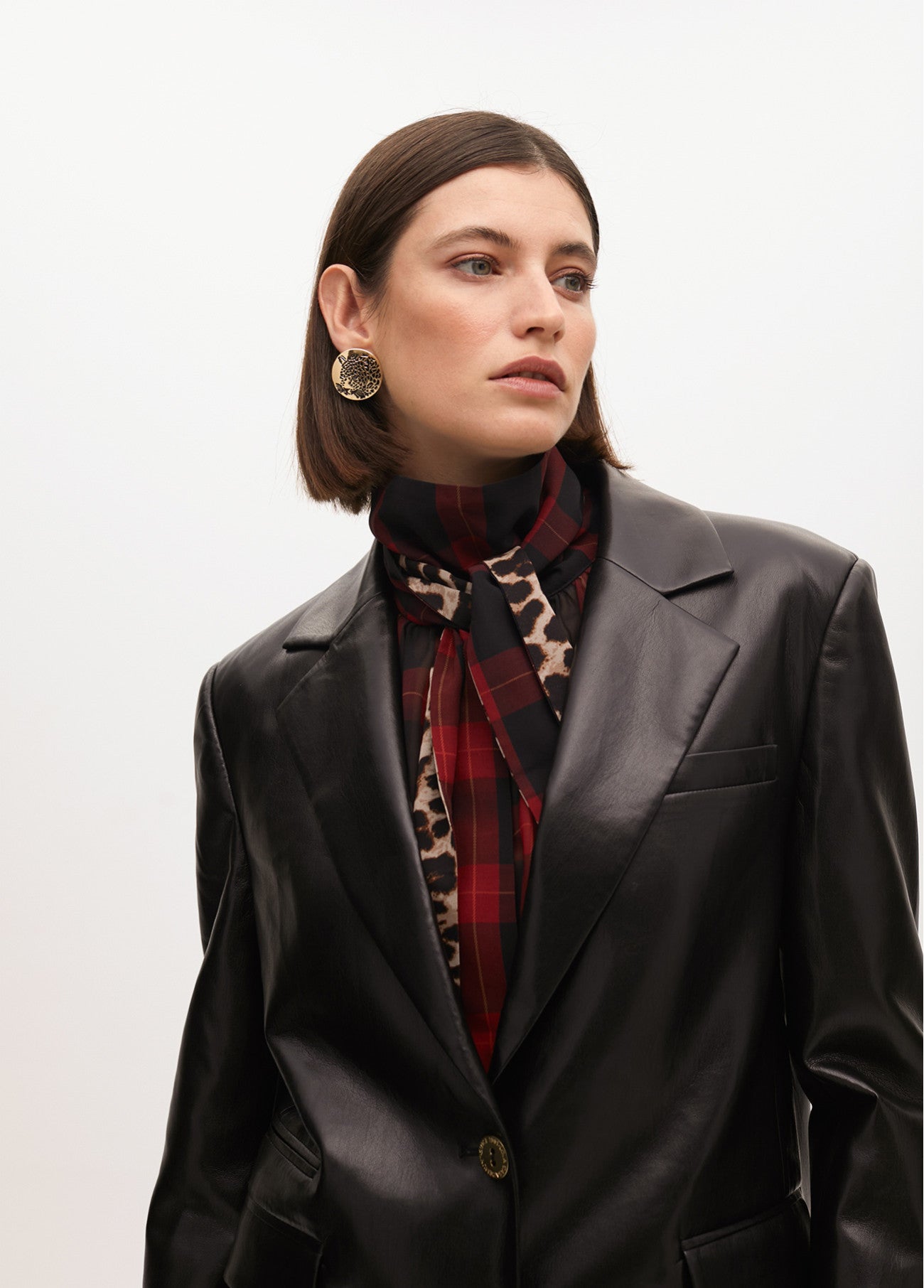 BLAZER RETO EFEITO COURO - LOLA CASADEMUNT