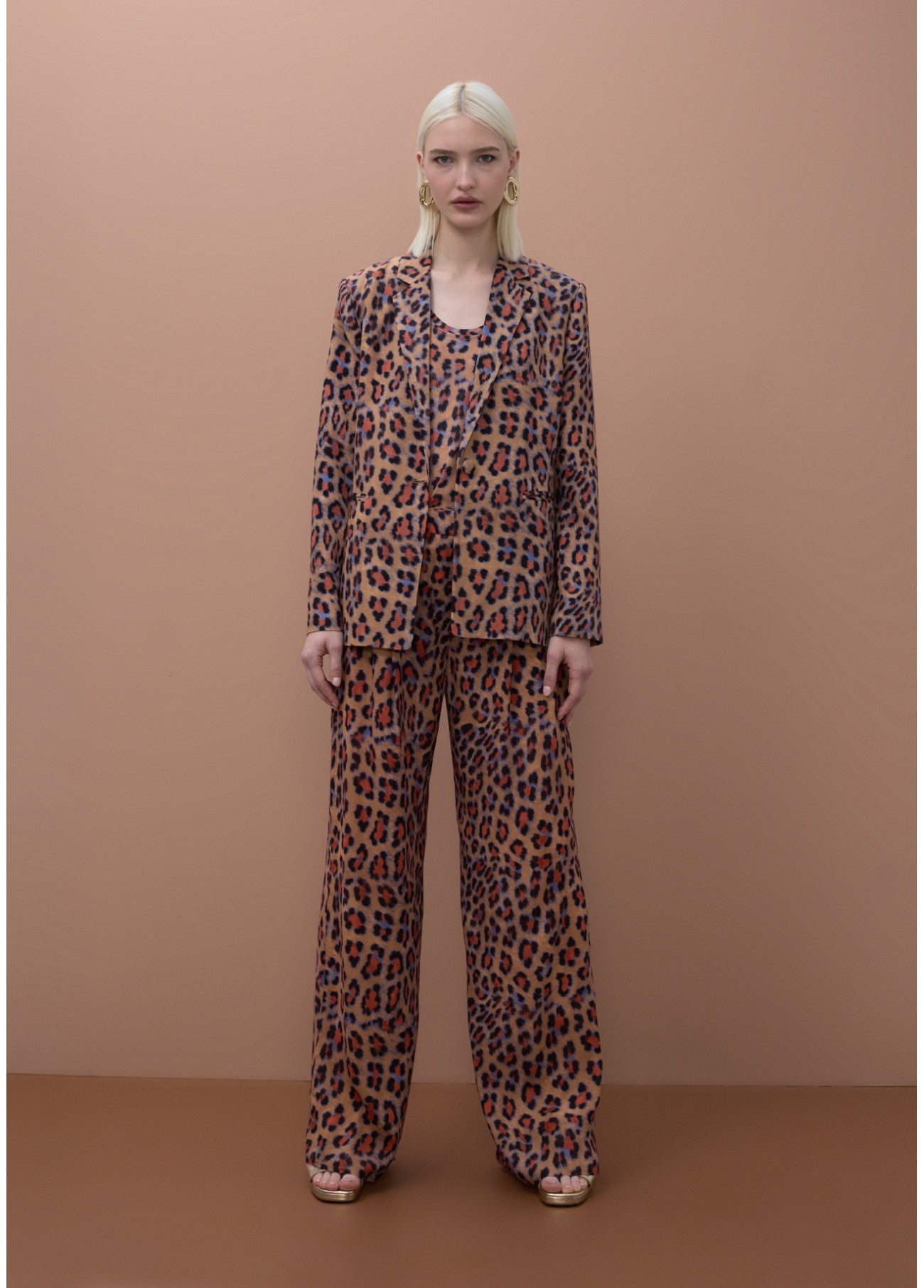 CALÇAS PALAZZO DE CORTE AMPLO COM ESTAMPA ANIMAL - LOLA CASADEMUNT