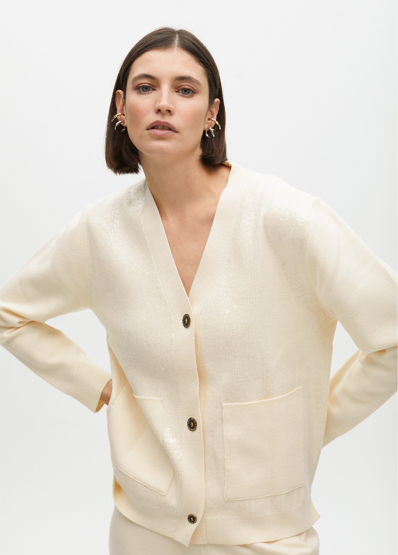 CARDIGAN DE MALHA DETALHE LANTEJOULAS - LOLA CASADEMUNT