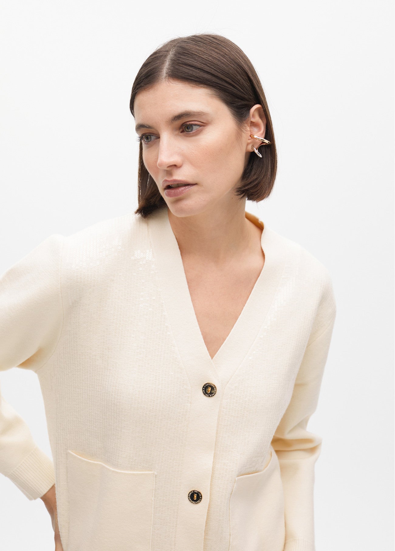 CARDIGAN DE MALHA DETALHE LANTEJOULAS - LOLA CASADEMUNT