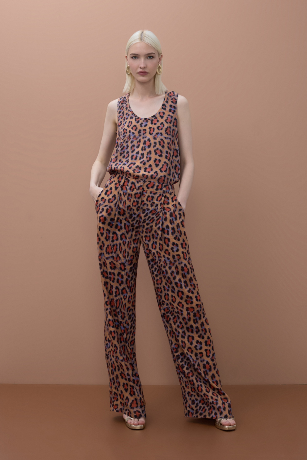 CALÇAS PALAZZO DE CORTE AMPLO COM ESTAMPA ANIMAL - LOLA CASADEMUNT