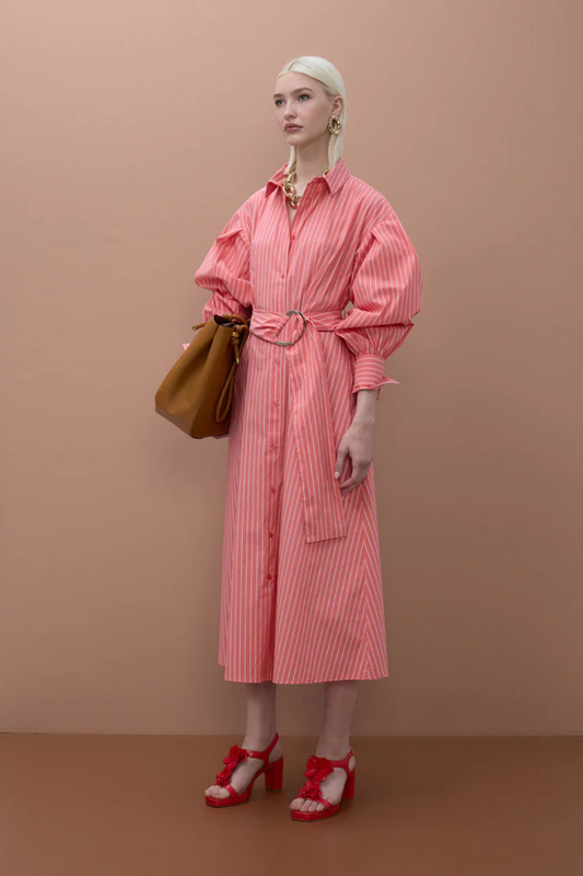 VESTIDO CAMISEIRO DE POPELINA COM RISCAS VERTICAIS E CINTO - LOLA CASADEMUNT