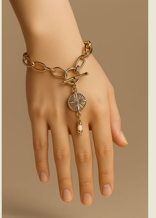 PULSEIRA DOURADA COM MEDALHA - BASTTA